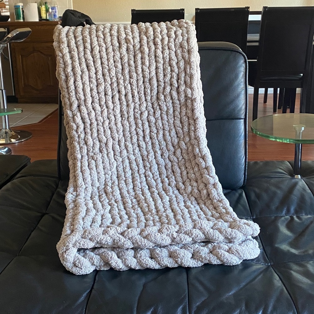 chunky knit throw blanket
